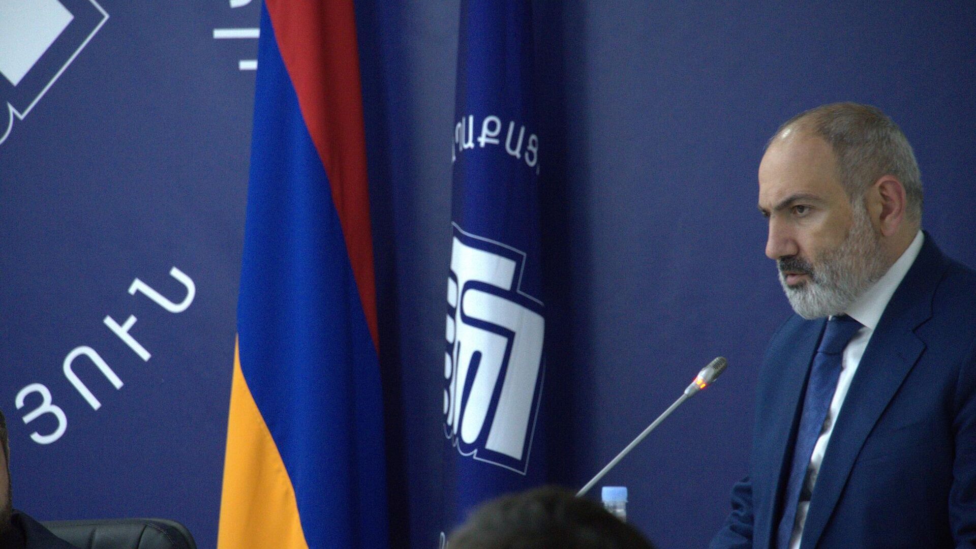 Миниатюра новости: ՔՊ-ականները չեն խնայում անգամ իրենց ծնողներին. Փաստինֆո